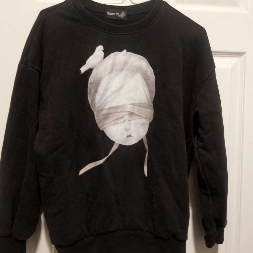 [SOLD] Abstract graphics crewneck